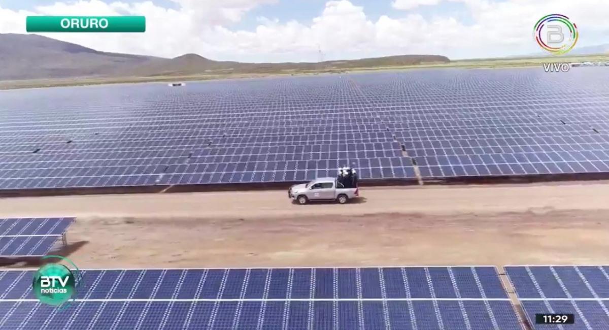 Planta de energía solar en Oruro. Foto: ABI