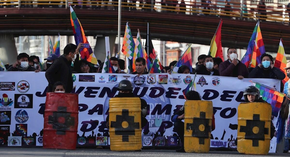 Marcha en respaldo al Gobierno de Luis Arce. Foto: EFE