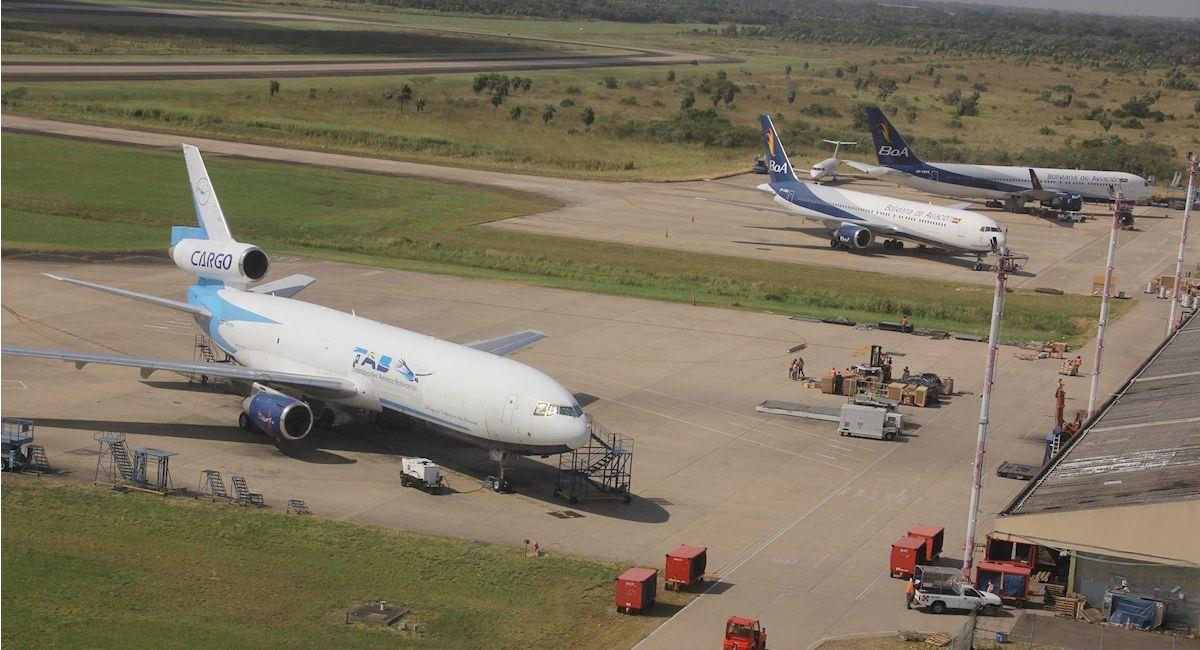Aviones en el aeropuerto de Viru Viru, Santa Cruz. Foto: EFE