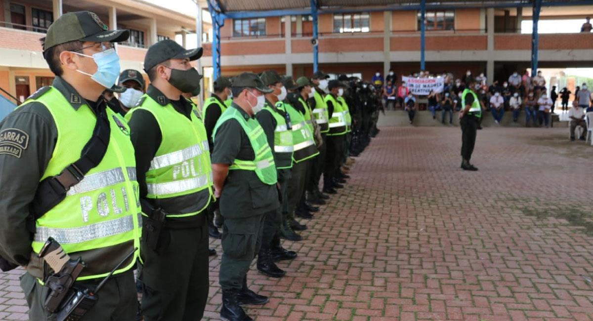 La Policía Boliviana despliega una multiplicidad de esfuerzos para combatir la pandemia. Foto: ABI