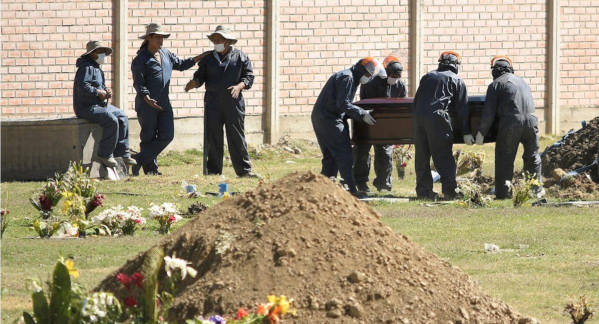 Cementerios en Cochabamba colapsaron por la covid-19. Foto: EFE