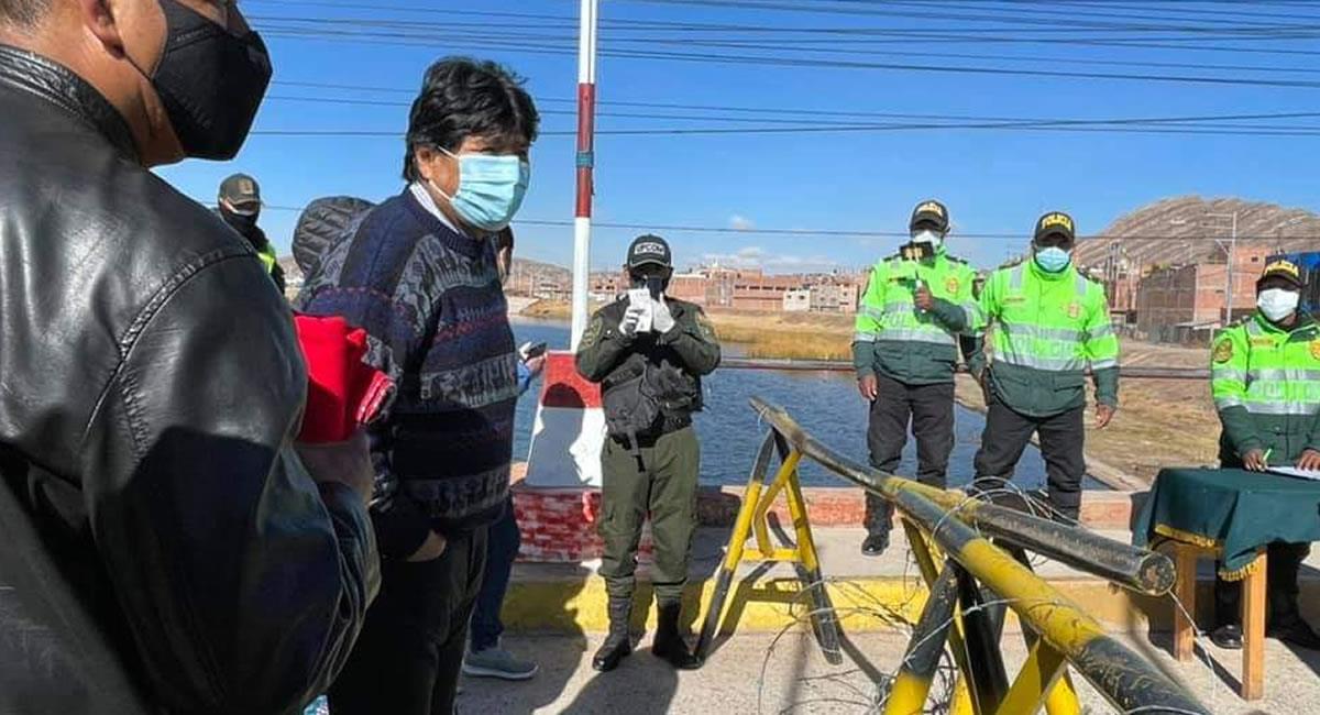 Recibimiento en la frontera con Perú a Evo Morales. Foto: Twitter @evoespueblo