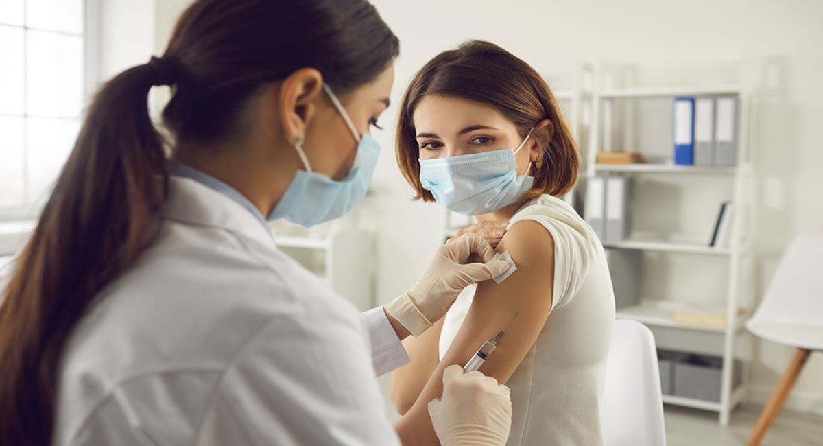 ¿Causan infertilidad las vacunas contra la COVID-19?. Foto: Shutterstock