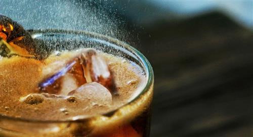 3 bebidas que duplican el riesgo de cáncer de intestino