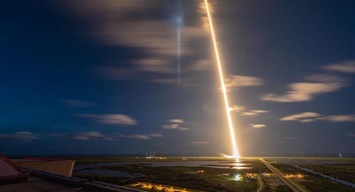 La cápsula Dragon de la compañía de Elon Musk despegó exitosamente. Foto: EFE