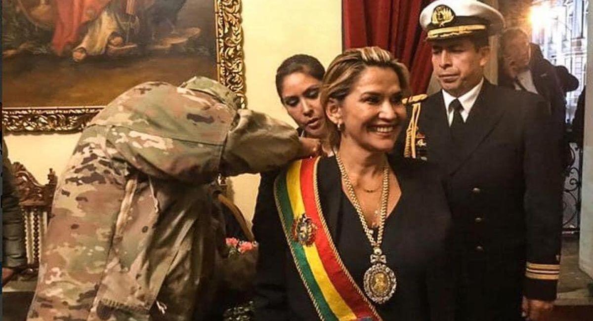 Jeanine Áñez es posesionada como presidenta de Bolivia. Foto: ABI