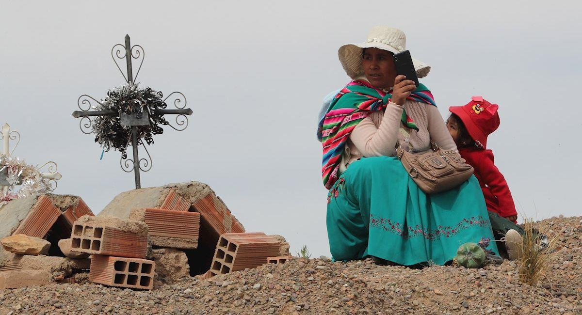 Una mujer en la localidad de Caracollo. Foto: EFE