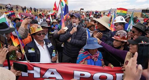 Polémica: embajador de Argentina participó en marcha con Morales