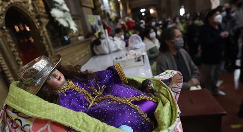 La fe católica y ritualidad andina se conjugan en el 'Día de Reyes' en Bolivia