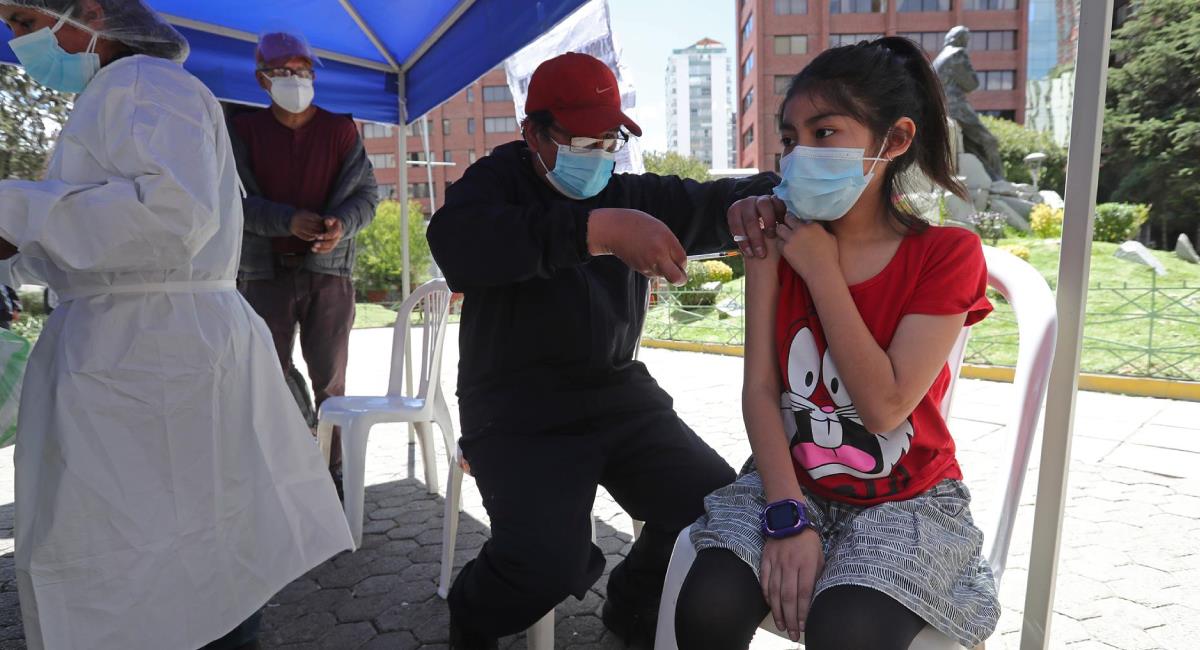 Inauguran 67 puntos de vacunación contra el COVID-19 en Bolivia. Foto: EFE