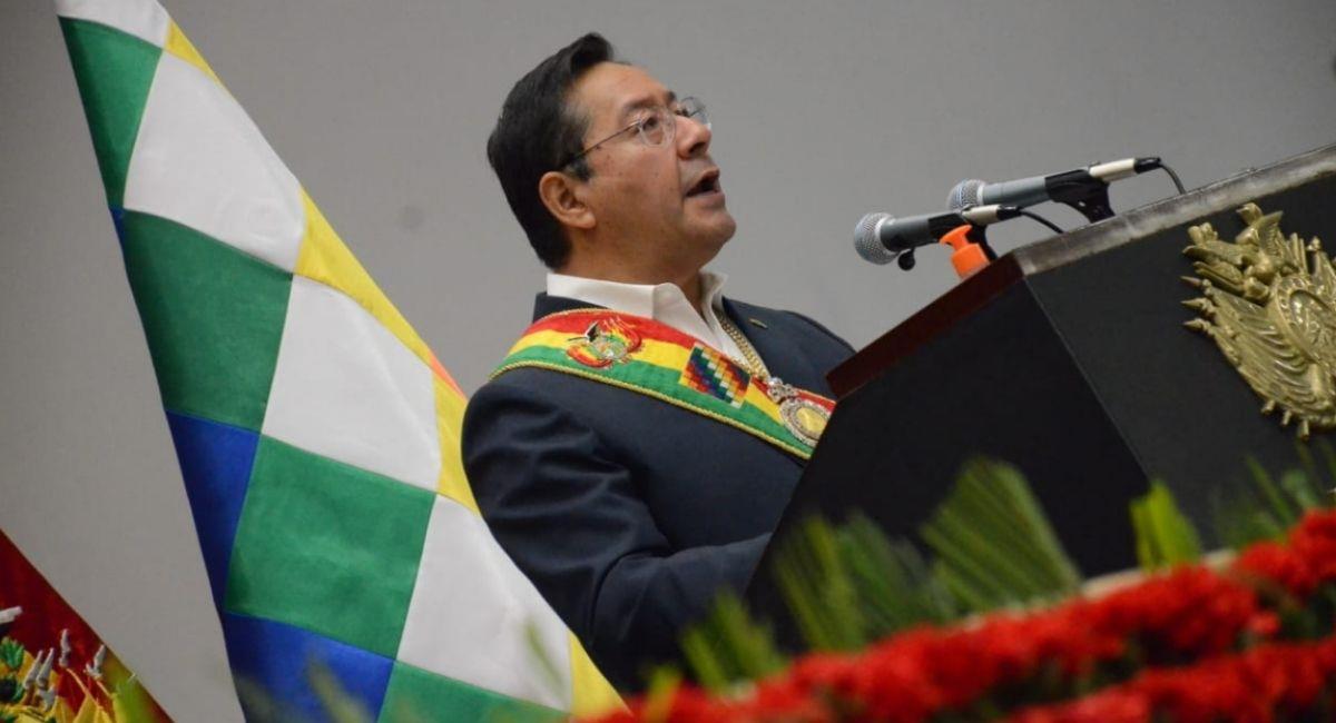Presidente Luis Arce Catacora brindando discurso por el aniversario del Estado Plurinacional. Foto: Twitter