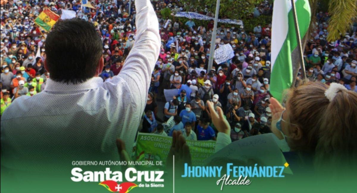 Jhonny Fernández saludando en la Plaza 24 de Septiembre. Foto: Facebook