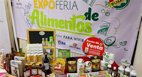 Expositores ofertan alimentos y medicina tradicional en la feria "Para el vivir bien"