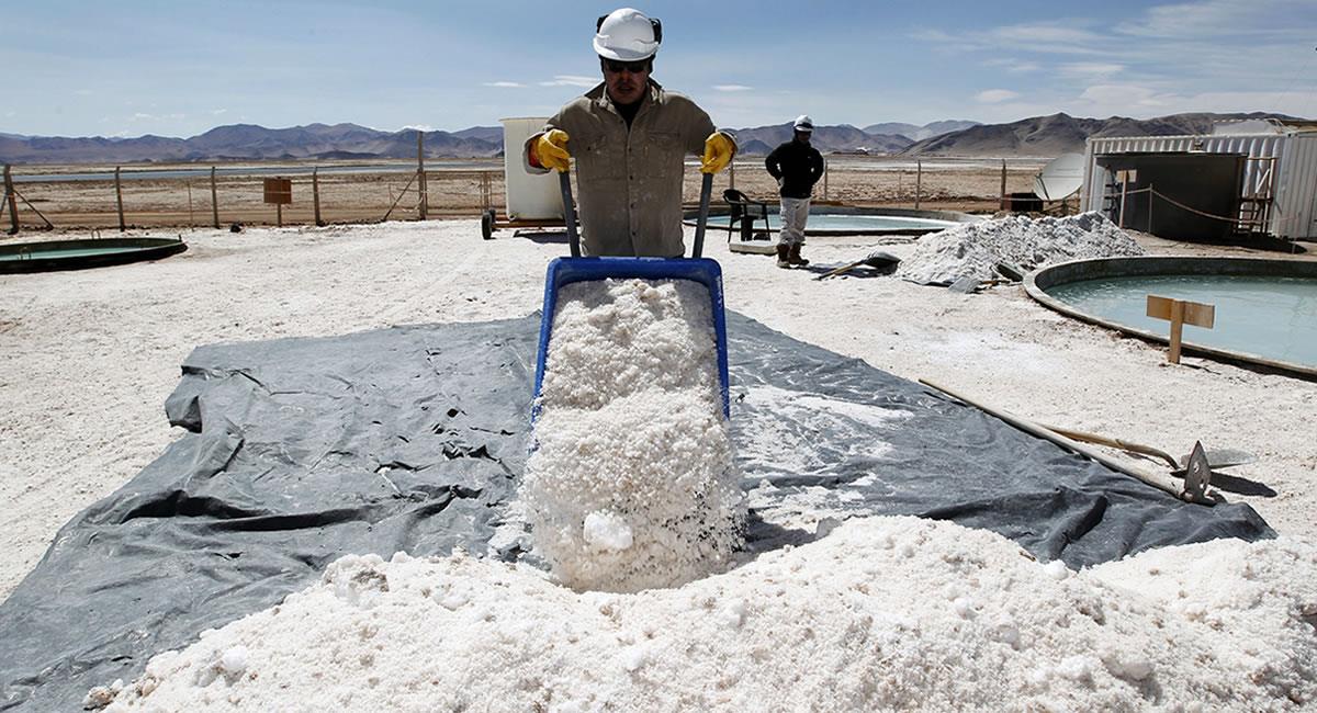 Bolivia cuenta con aproximadamente 21 millones de toneladas de litio en el Salar de Uyuni. Foto: ABI