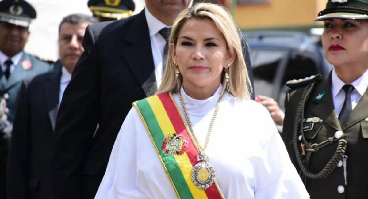 La expresidenta de facto boliviana Jeanine Áñez comenzará a ser juzgada. Foto: Twitter @PABLOMARTEARENA