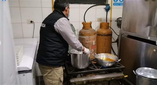 Intendencia sanciona a Panchita por hacer uso de aceite quemado para preparación de pollos