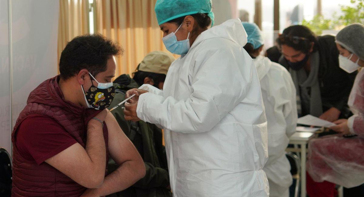 Imagen de referencia de vacunación contra la COVID-19 en Bolivia
. Foto: ABI
