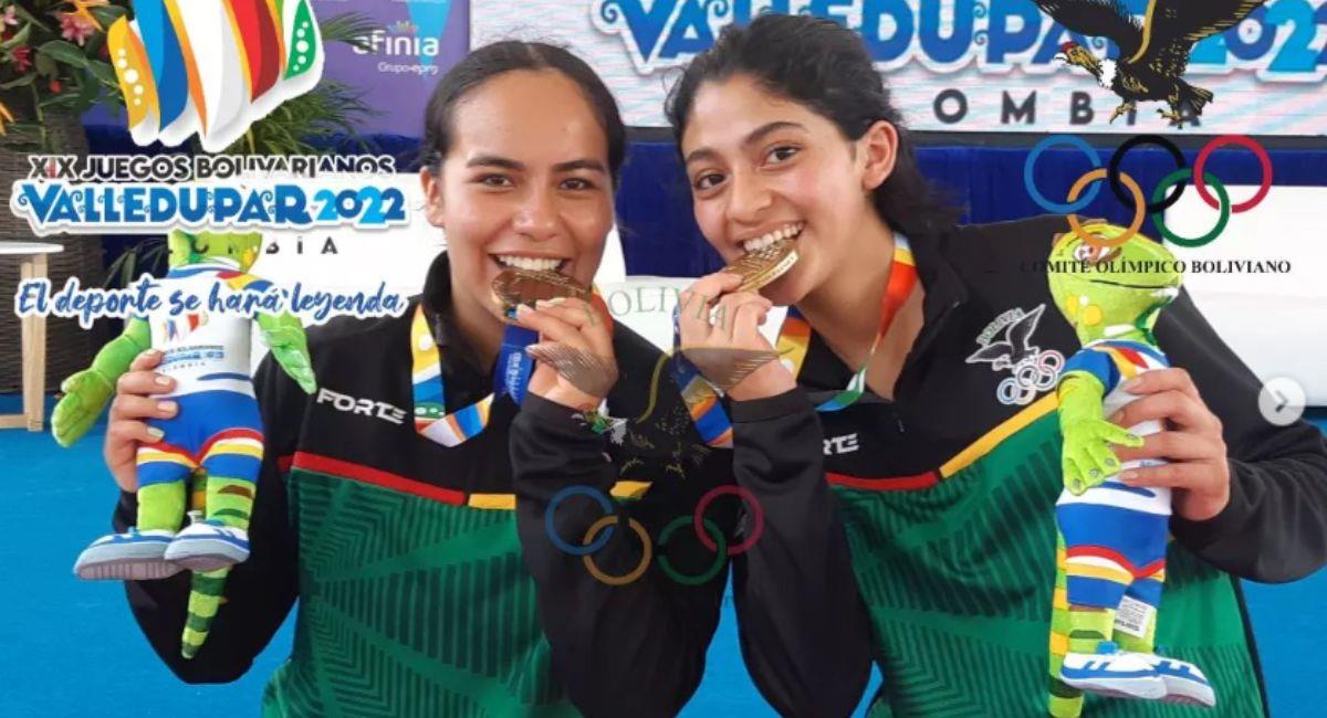 Mariana Espejo y Anahí Rocha luego de ganar el oro en trampolín sincronizado. Foto: Instagram