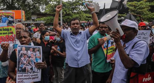 Varios dirigentes dimiten a su cargo tras manifestaciones en Sri Lanka