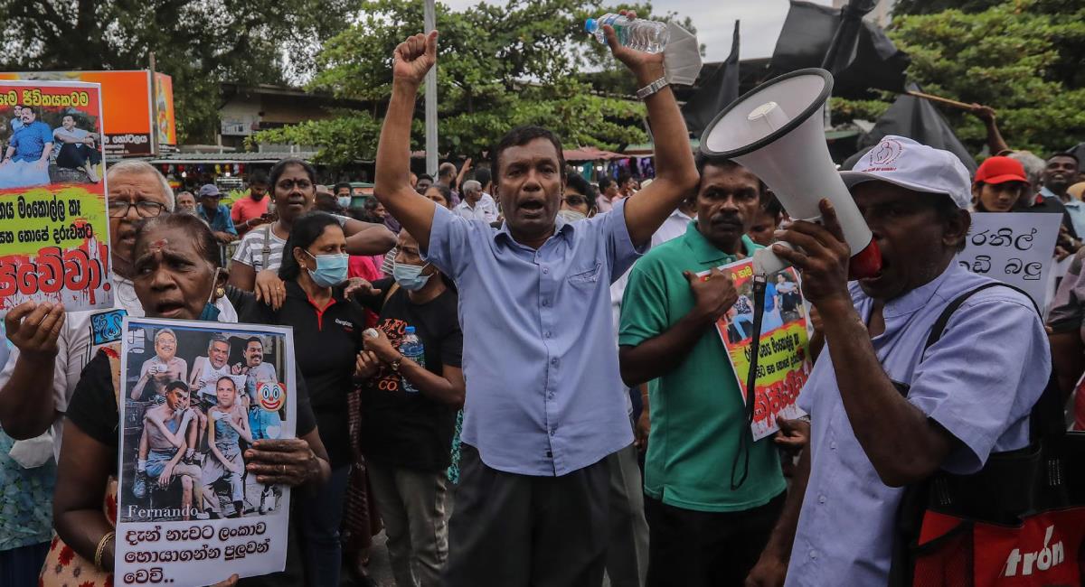 Manifestantes toman el palacio principal de Sri Lanka. Foto: EFE