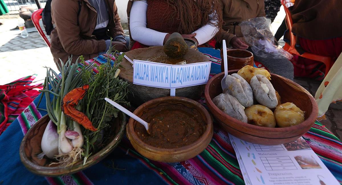 La llajua, la emblemática salsa picante que no puede faltar en la gastronomía boliviana. Foto: EFE