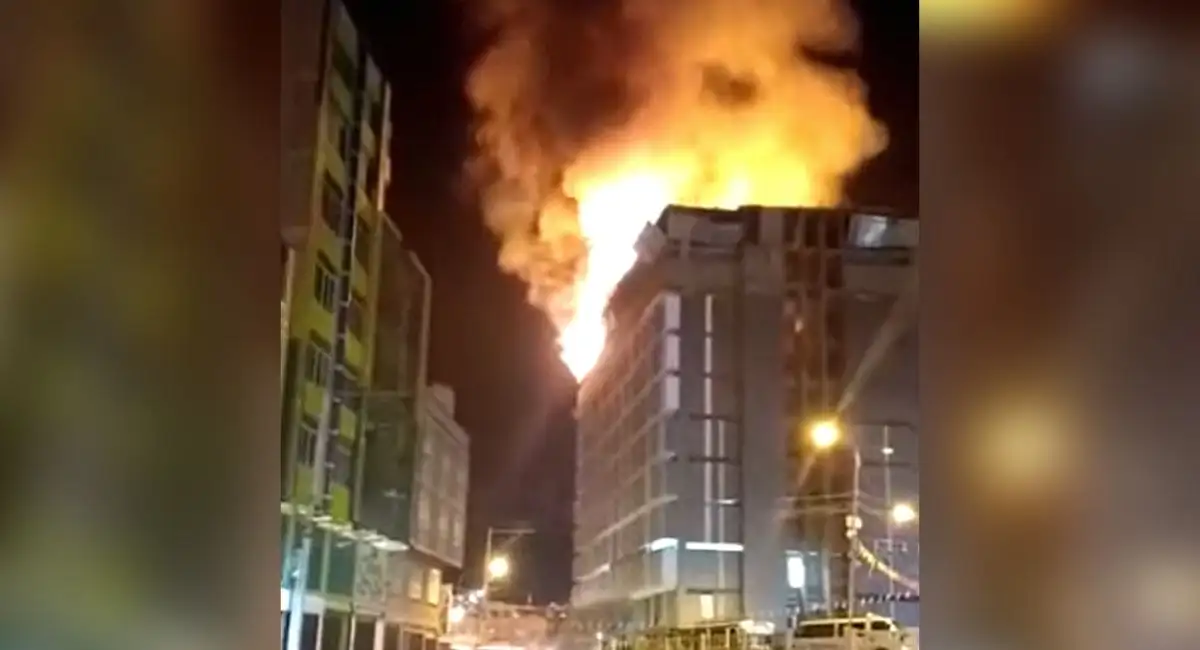 incendio-en-el-edificio-gran-via-mall-la-paz-1051496.webp