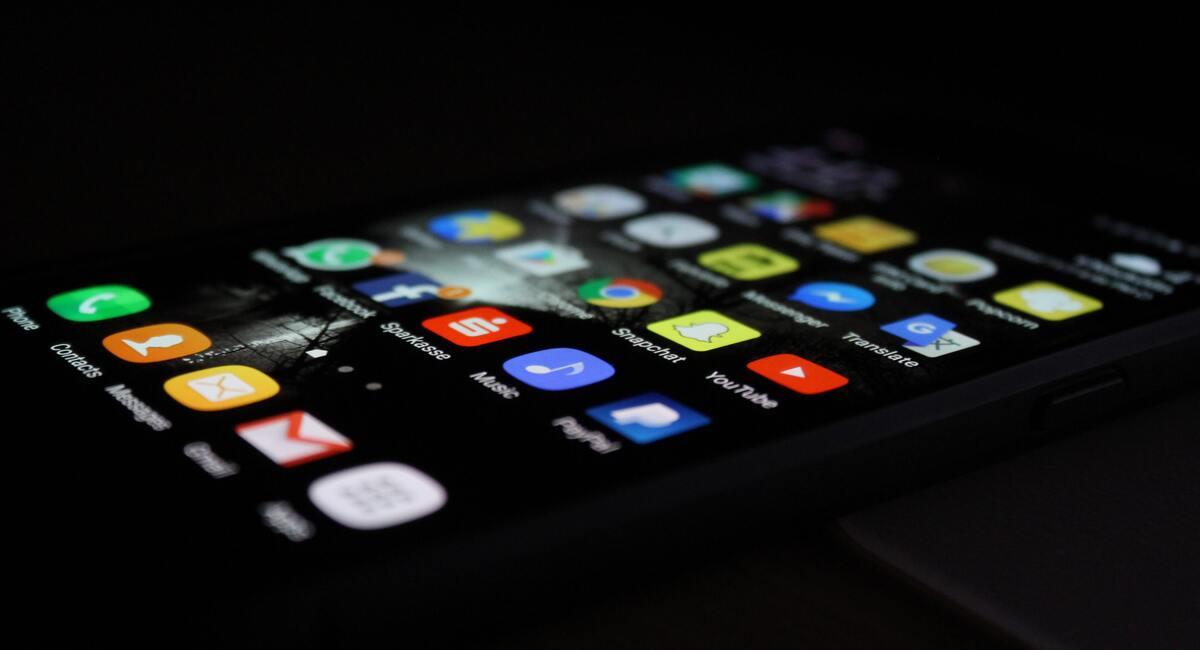 Apps que no deberías tener en tu celular. Foto: Unsplash