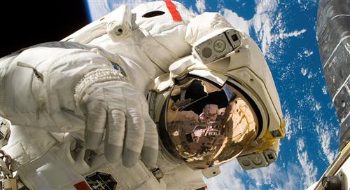 Supuesto astronauta 'varado' en el Espacio estafó a una mujer 