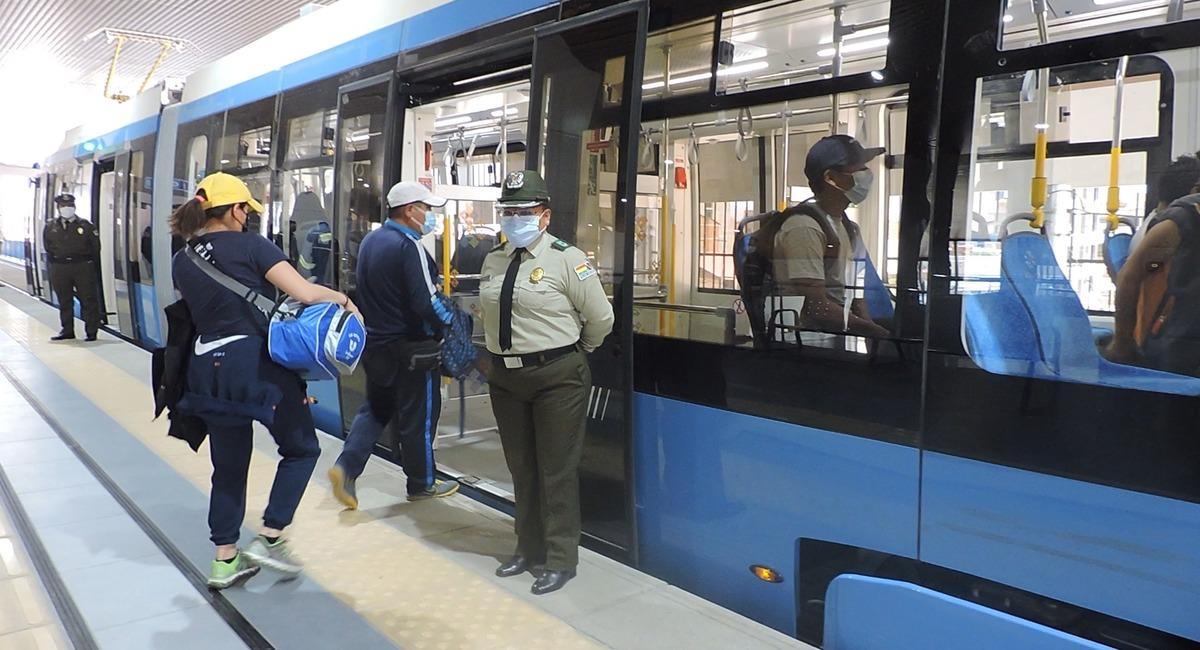 El tren cochabambino continua operando de manera gratuita. Foto: Facebook Tren Metropolitano de Cochabamba