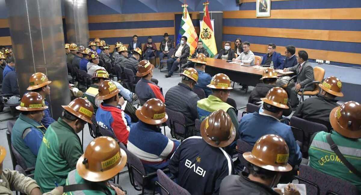 Los mineros llegaron a un acuerdo con el Gobierno Nacional. Foto: Facebook Ministerio de Economía