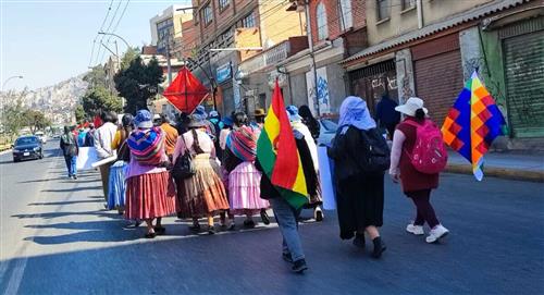 Palca: Vecinos de ese municipio marchan en contra de las acciones de la Alcaldía paceña