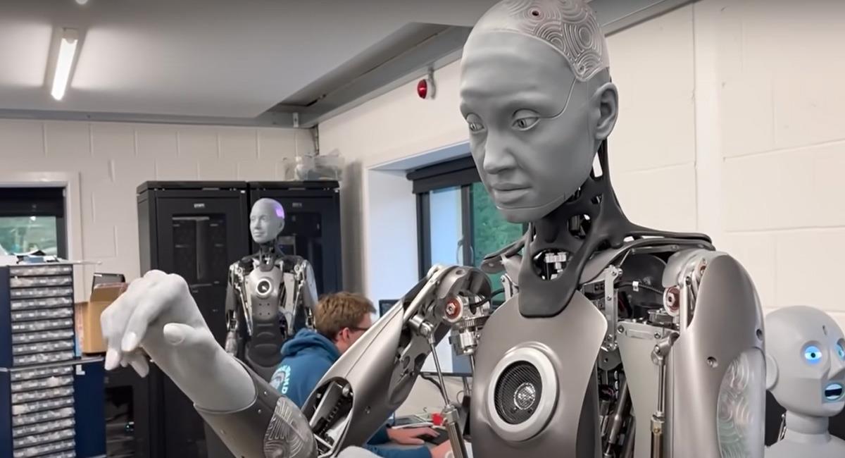 Este robot humanoide tiene las características más avanzadas de la robótica con la IA. Foto: Youtube