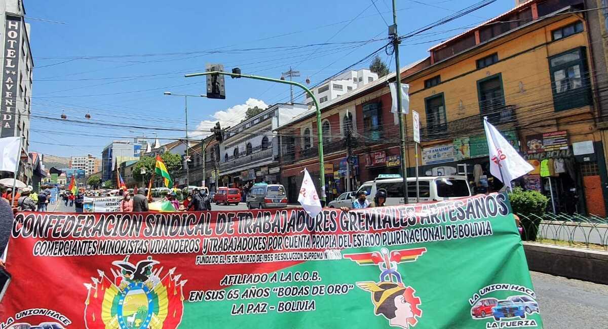 Los gremiales marcharon en la ciudad de La Paz. Foto: Facebook Radio Pasankalla
