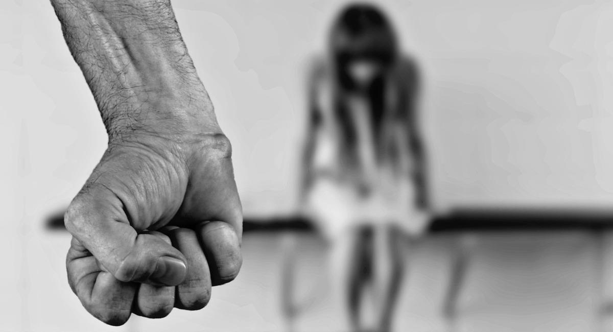 El sujeto abusó de su hija desde que ella tenía ocho años. Foto: Pixabay