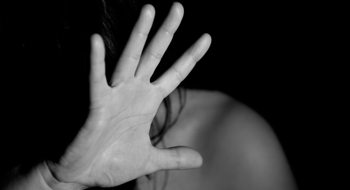 La mujer de 23 años fue apuñalada por su pareja de 19 años. Foto: Pixabay