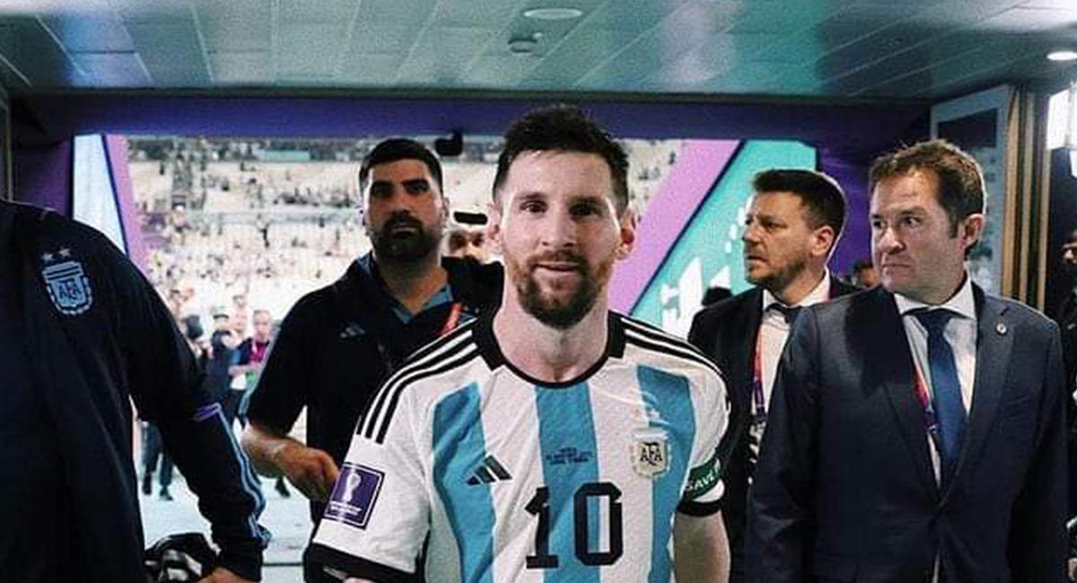Messi mantuvo la calma ante la situación y aseguró "no pasa nada". Foto: Twitter @borgealex2