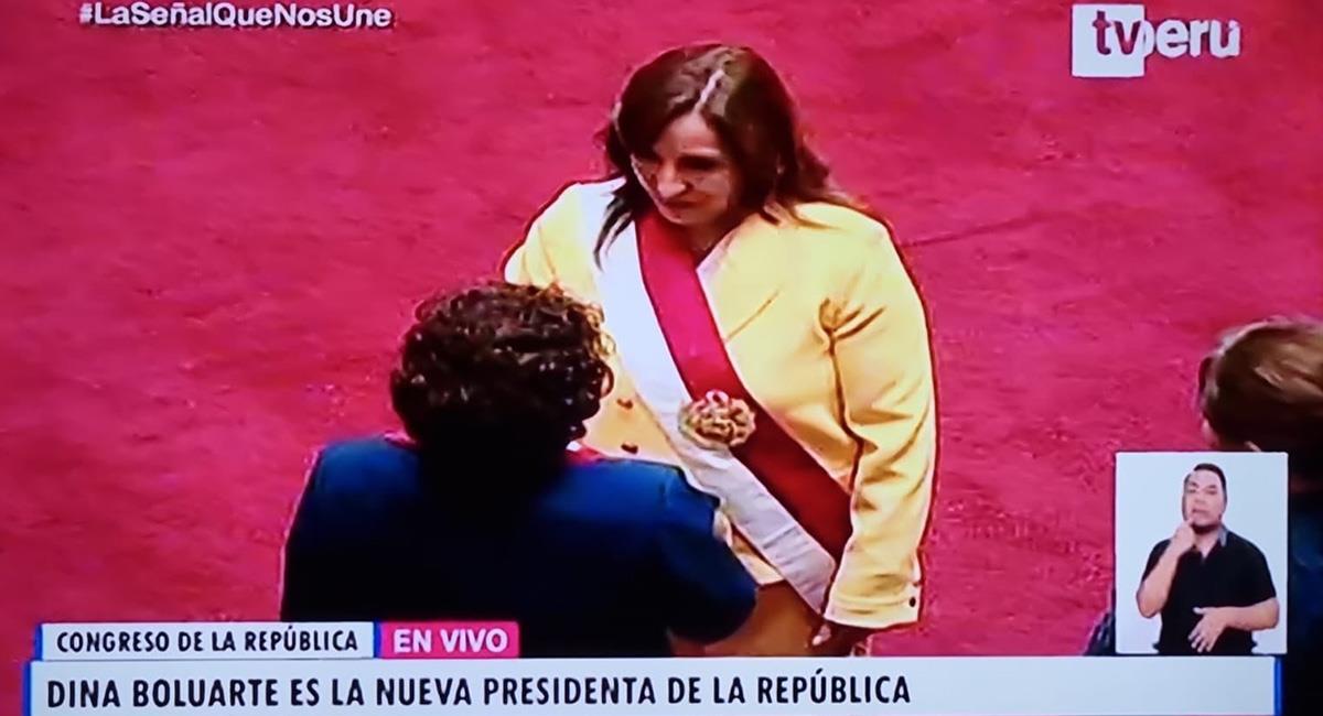 Boluarte manifestó su rechazo al quiebre constitucional tras el anuncio de Castillo. Foto: Twitter @TVPerú