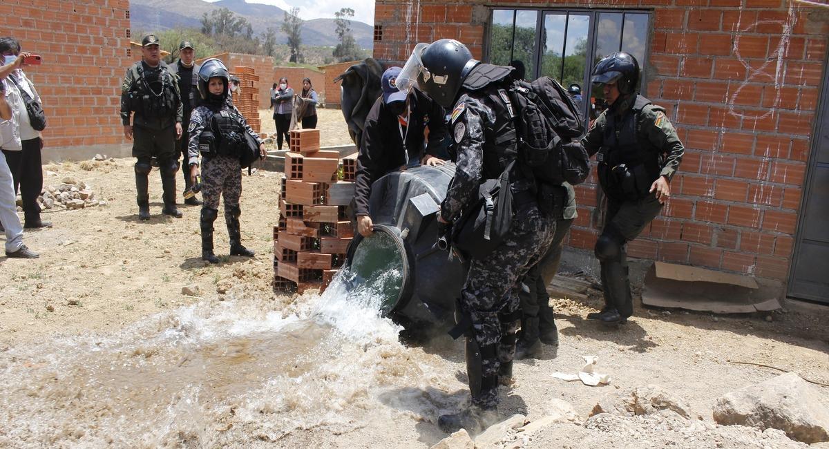 Se desalojaron a 80 familias de la hacienda Canelas en Cochabamba. Foto: Facebook Brigada Parlamentaria de Cochabamba