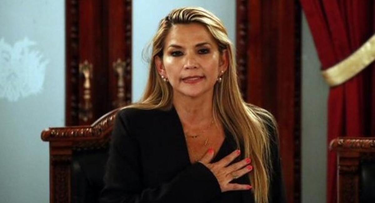 La expresidenta también cuenta con detención preventiva por el caso EBA. Foto: Facebook Jeanine Añez Chavez