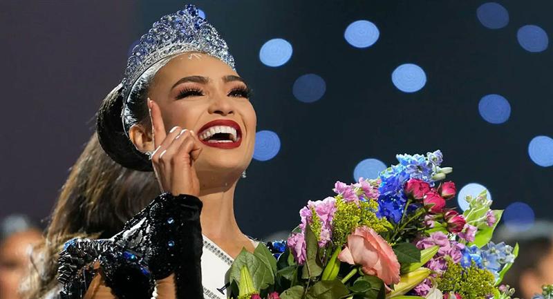 R'Bonney Gabriel no quiere ser Miss Universo "por mucho compromiso" 