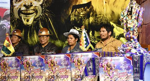 Este sábado bajan al Tata Q'aqcha e inicia la fiesta en Potosí con sus carnavales 