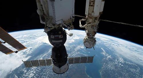 La Soyuz salió a rescatar a tres astronautas que quedaron 'varados' en la Estación Espacial 