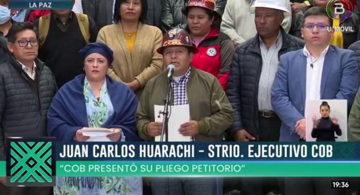 Huarachi dio una conferencia de prensa para anunciar el pedido al Gobierno. Foto: Captura Bolivia TV