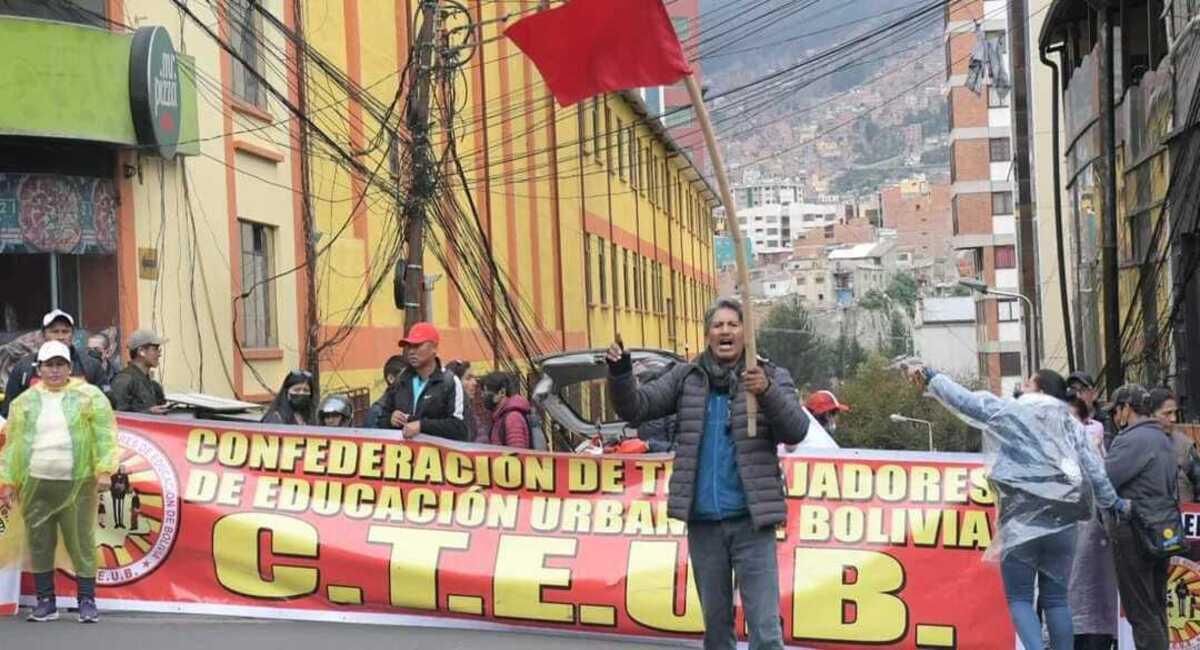 El Magisterio Urbano continua con movilizaciones hasta llegar a un acuerdo con el Gobierno Nacional. Foto: Facebook Magisterio de Bolivia