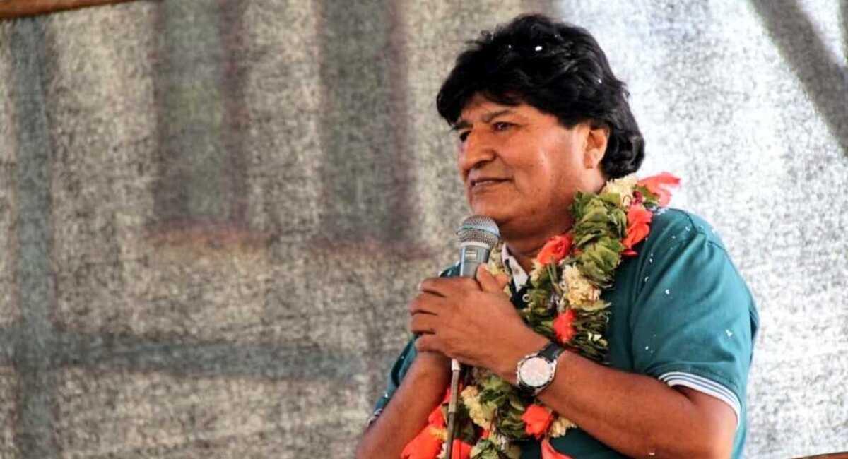 El expresidente llegó en horas de la mañana al municipio a pesar de los bloqueos. Foto: Facebook Evo Morales