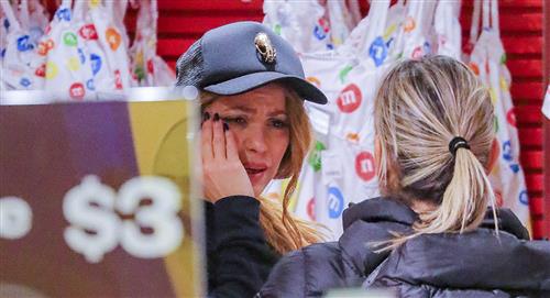 Fotografían a Shakira llorando emocionada en una tienda de Nueva York 