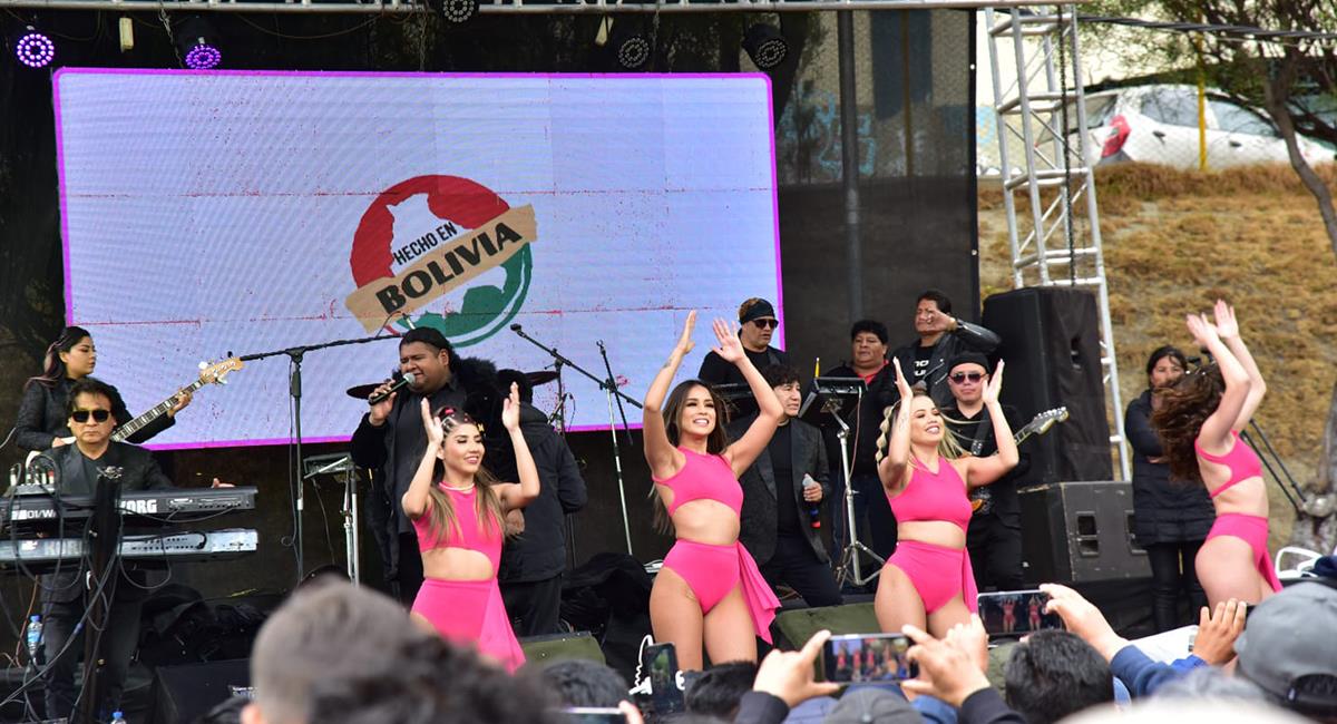 La agrupación Maroyu contó con la participación de la cantante peruana Yarita Lizeth. Foto: Twitter @MDPyEPBolivia