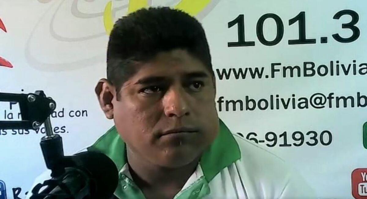 La abogada de Apaza, mostró indignación pues aseguró que el dirigente fue quien sufrió agresiones. Foto: Facebook Radio FmBolivia