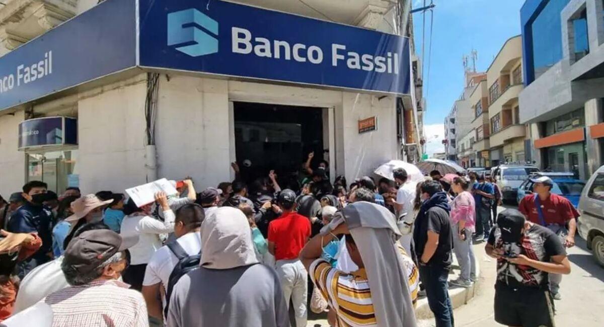 El Banco Fassil fue intervenido, ahora su cartera financiera será adjudicada a otras entidades. Foto: Facebook Claudio Rojas Prensa