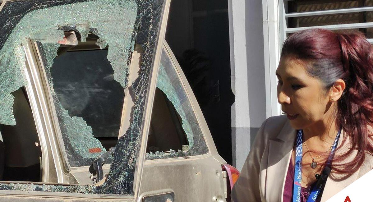 El pasado 11 de junio, funcionarios de Aduana fueron atacados con piedras y palos por contrabandistas. Foto: Twitter Captura @aduanabolivia